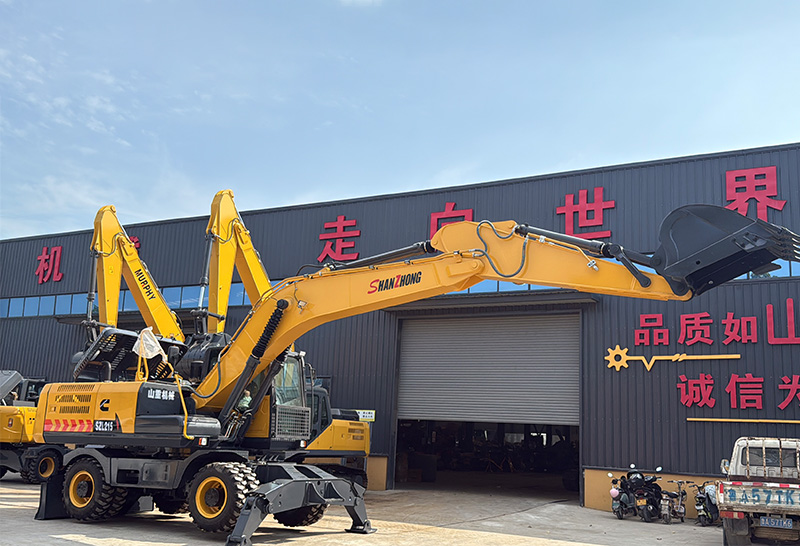 21-тонный колесный экскаватор