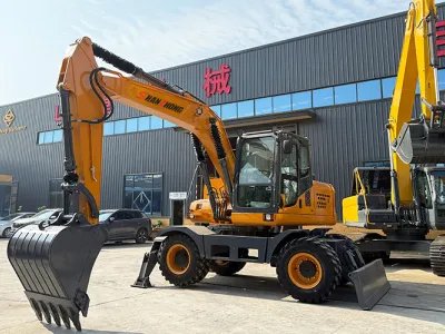 Гусеничный экскаватор