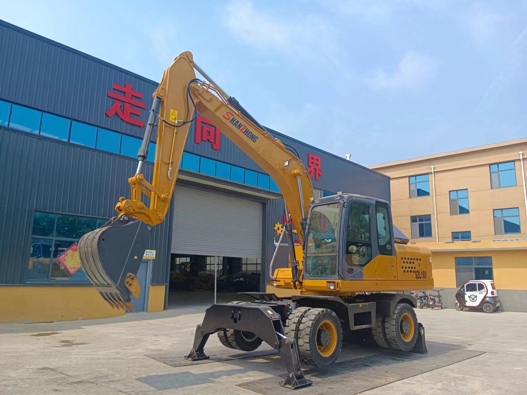 Wheeled excavator 18 tons