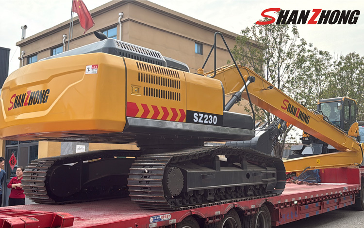 Недавно на производственной базе Shanzhong был успешно испытан и отправлен удлинённый гусеничный экскаватор Shanzhong SZ260 с 15-метровой стрелой, изготовленный по индивидуальному заказу клиента. В настоящее время техника направляется в Центральную Азию для участия в крупных строительных проектах.  Данная модель 15-метрового удлинённого гусеничного экскаватора специально разработана для работ на дальних расстояниях: глубокая выемка грунта, очистка русел рек, планировка откосов. С учётом реальных условий строительства в Центральной Азии заказчик выдвинул требования по соотношению длин стрелы и рукояти, согласованию гидравлического потока и общей устойчивости машины. Техническая команда Shanzhong провела целевую оптимизацию, обеспечив высокую точность и безопасность работы даже при удлинённой стреле.  Краткий обзор процесса производства и применения При производстве удлинённого гусеничного экскаватора Shanzhong SZ260 с 15-метровой стрелой используются удлинённые стрела и рукоять из высокопрочной стали, а также выполнен перерасчёт противовеса шасси и гидравлических линий. Каждая машина перед отправкой проходит многоступенчатые гидравлические испытания и имитационные нагрузочные тесты для проверки усилия копания и баланса в режиме удлинённой стрелы.  На практике данная модель может оснащаться быстросъёмными устройствами или гидромолотами для выполнения глубокой разработки котлованов, укрепления откосов и очистки подводных объектов. Этот экскаватор, направляемый в Центральную Азию, будет использоваться преимущественно для работ на дальнем расстоянии в рамках местных проектов по реконструкции водного хозяйства и развитию инфраструктуры.  Преимущества компании Shanzhong: возможность кастомизации и надёжность Как профессиональный производитель средних и специальных гусеничных экскаваторов, Shanzhong обладает богатым опытом в разработке и производстве 15-метровых удлинённых гусеничных экскаваторов и другой нестандартной продукции. Компания предлагает не только типовые модели, но и оперативно выполняет подбор системы удлинённой стрелы, конечно-элементный анализ и гидравлическое согласование на основе чертежей заказчика.  Кроме того, Shanzhong создала сервисную сеть, охватывающую поставки запчастей и удалённую техническую поддержку. Для этого удлинённого гусеничного экскаватора, отправленного в Центральную Азию, все ключевые узлы изготовлены из износостойких материалов, а также прилагаются подробные руководства по эксплуатации и техническому обслуживанию.  Заключение: постоянная поддержка инфраструктурного развития Центральной Азии Успешная отправка этого удлинённого гусеничного экскаватора Shanzhong SZ260 с 15-метровой стрелой является важным шагом компании в экспорте нестандартного оборудования. В будущем Shanzhong продолжит фокусироваться на оптимизации и модернизации удлинённых гусеничных экскаваторов и других специализированных моделей, предлагая клиентам по всему миру более эффективную и долговечную строительную технику.