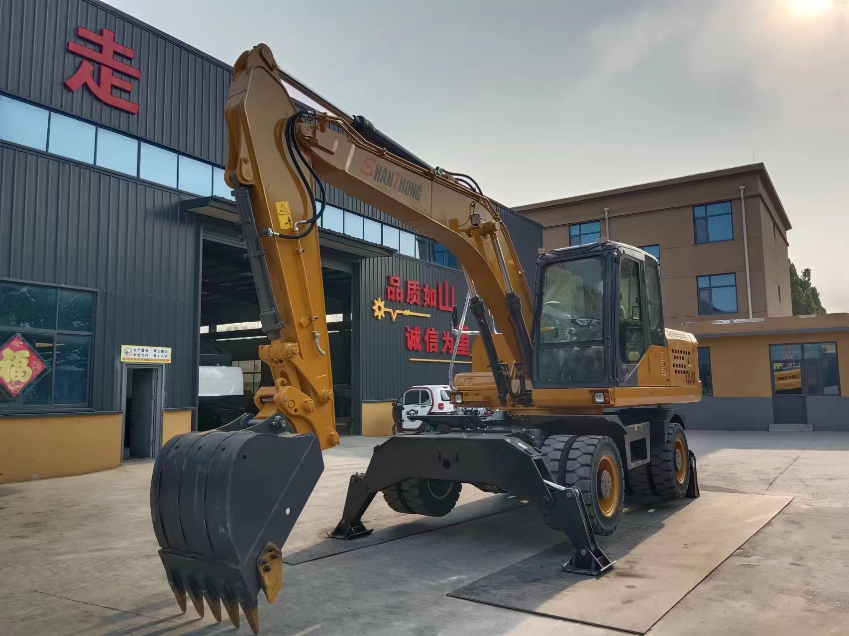 18 тонн Колесный экскаватор 