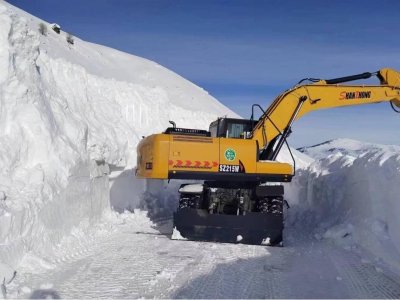 Отзывы клиентов: Фотографии колесных экскаваторов, работающих на снегу