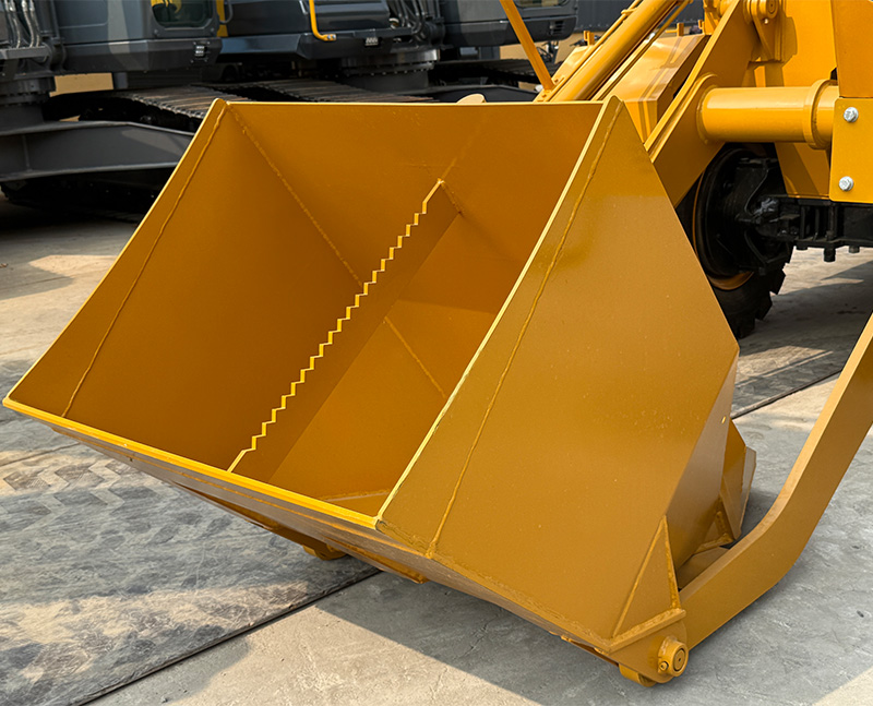 4.0 m³ Chinese self-loading concrete mixer.