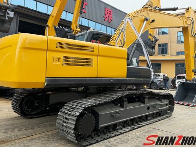 Гусеничный экскаватор