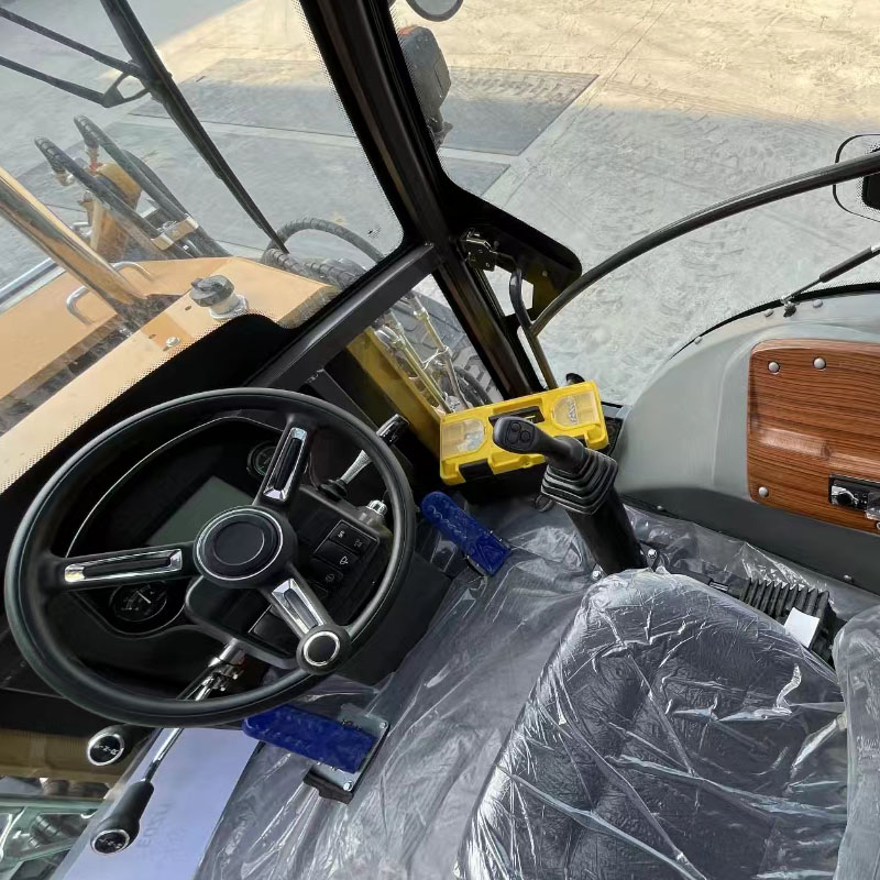 Экскаватор-погрузчик SZ40-28 