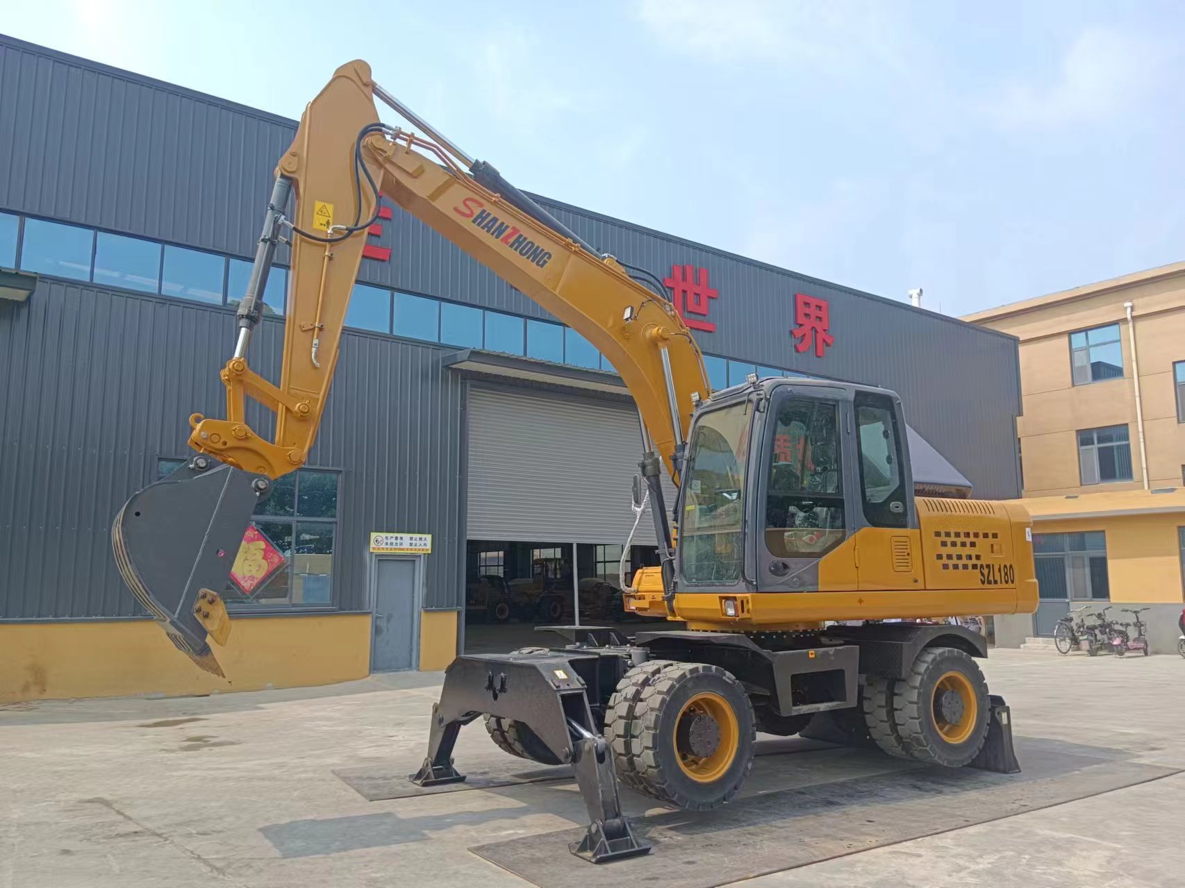 Wheeled excavator 18 tons